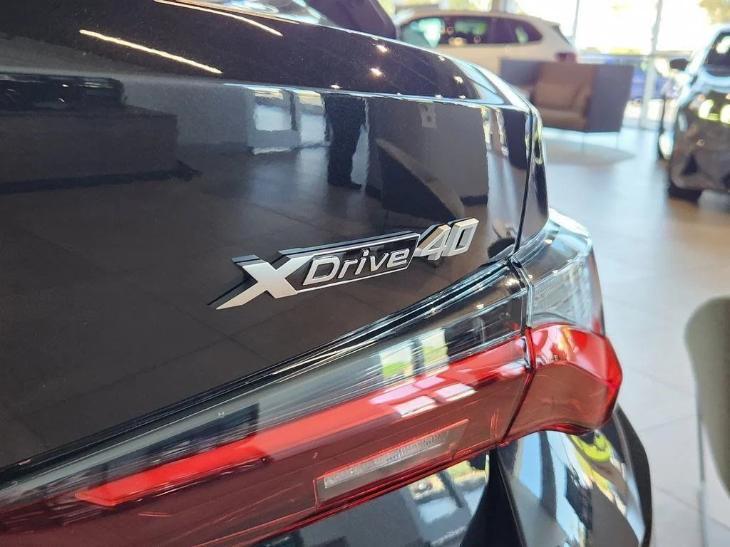 Used 2026 Black BMW xDrive40 image 19
