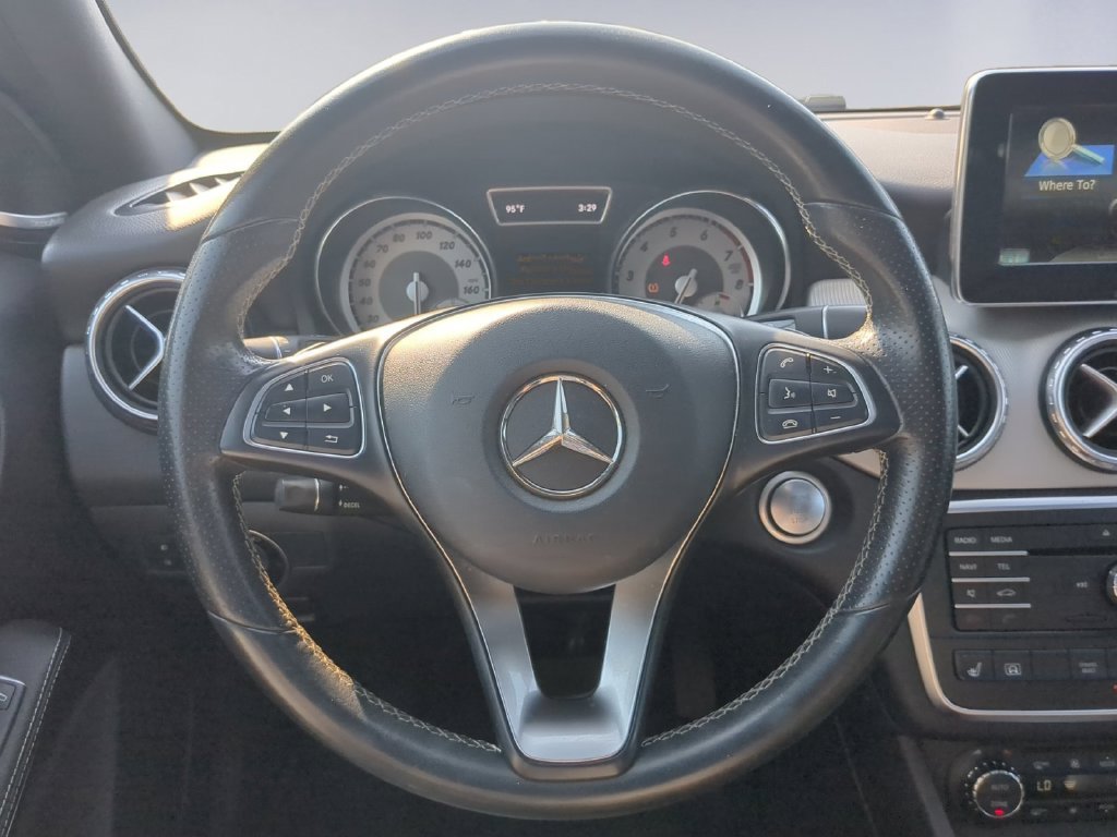 Used 2017  Mercedes-Benz GLA 250 image 14