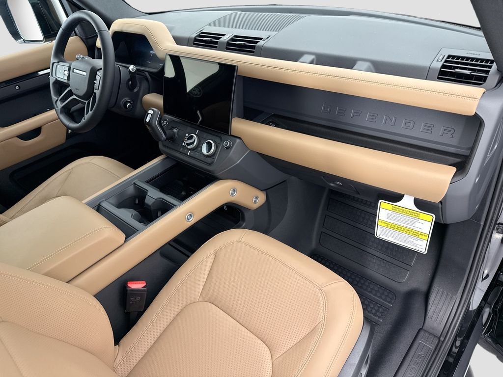 New 2026 Santorini Black Land Rover X-Dynamic SE image 17