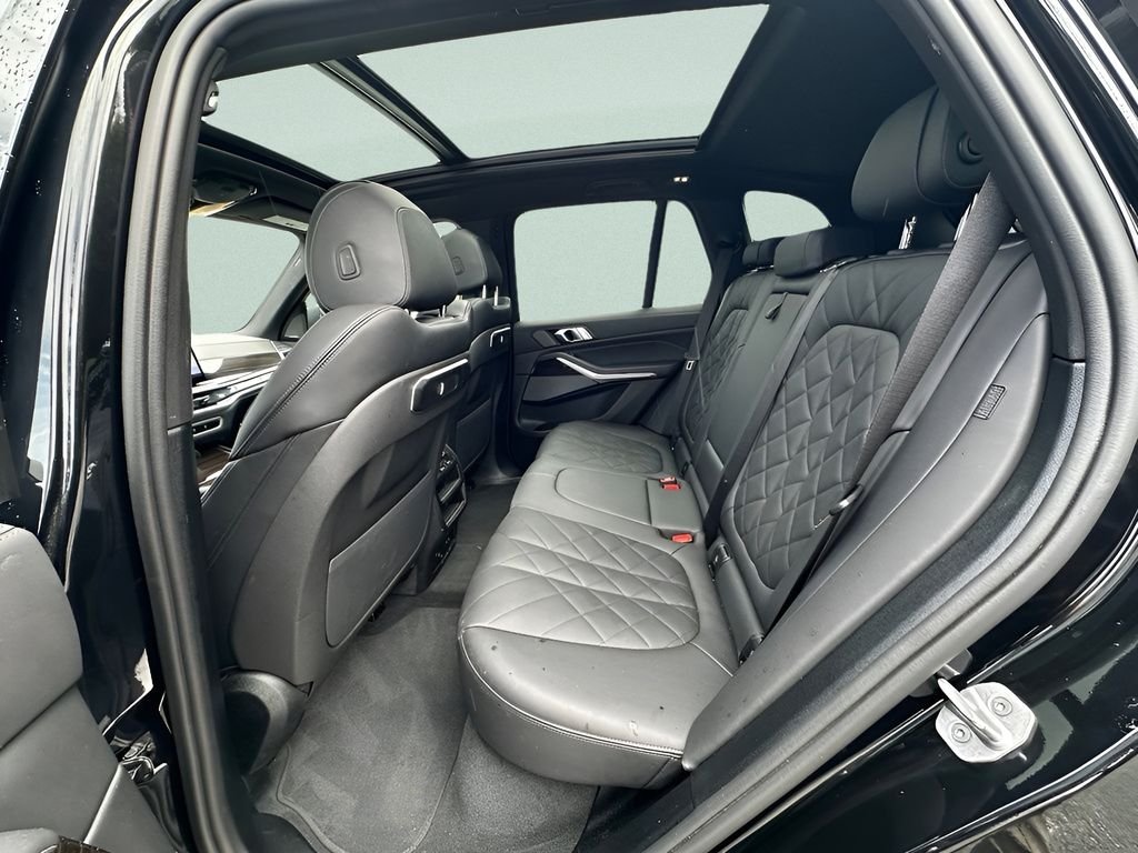 Used 2026 Black BMW xDrive40i image 22