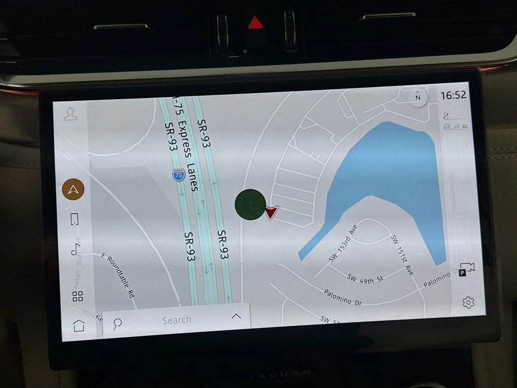 2026 Jaguar F-Pace R-Dynamic S - Photo 13