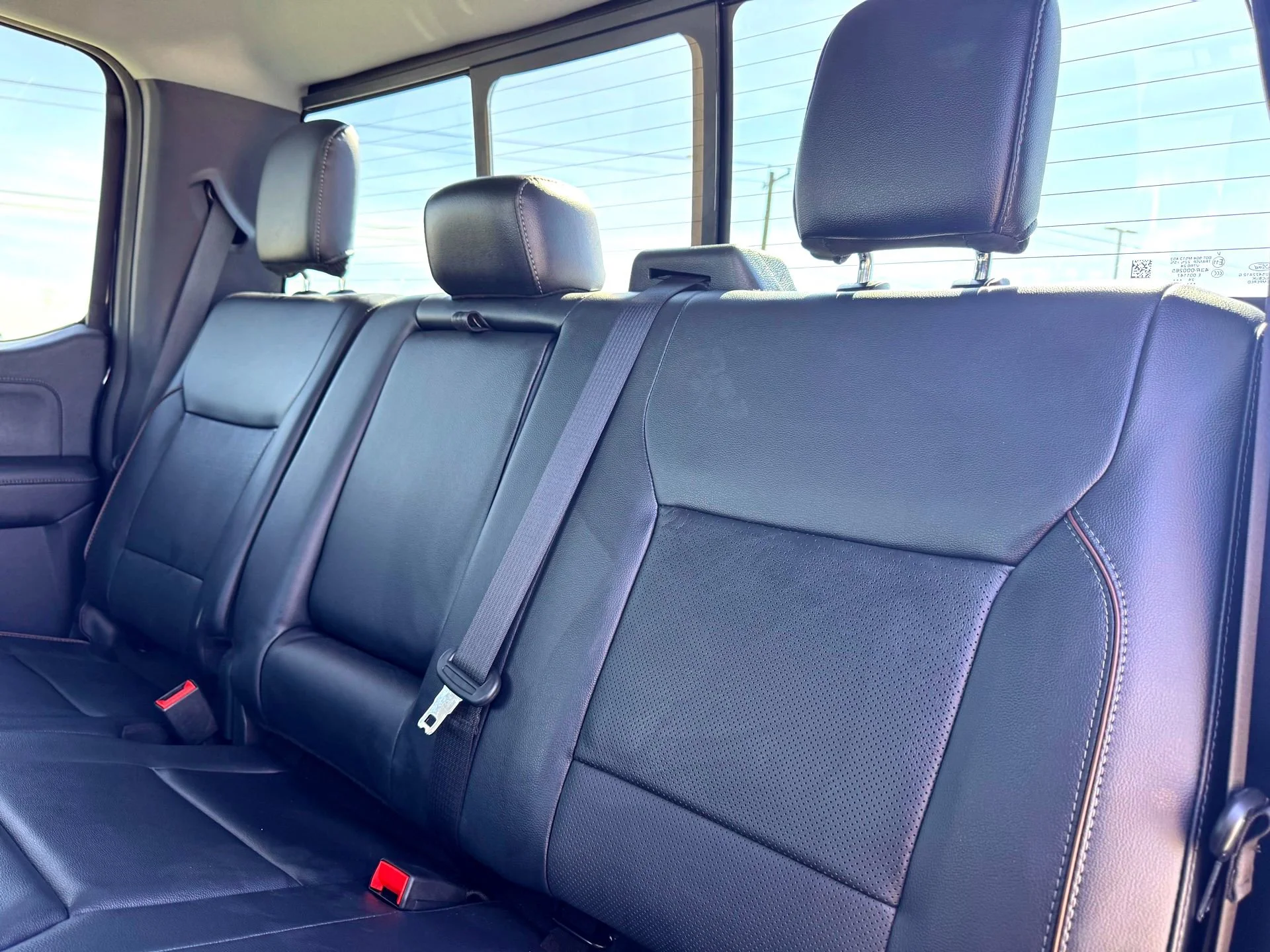 Used 2024  Ford Lariat image 17