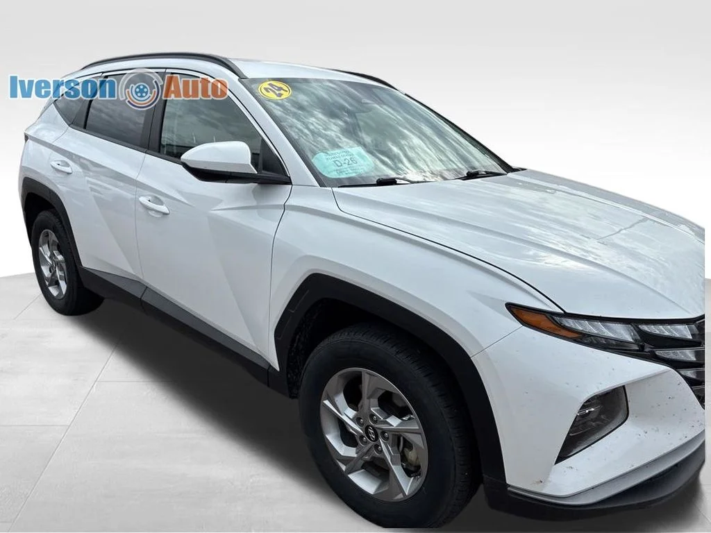 Used 2024 White Hyundai SEL image 17