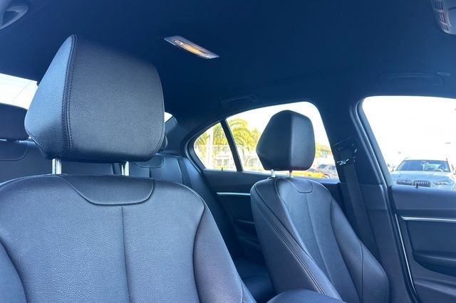 2018 BMW 3 Series 330e - Photo 18