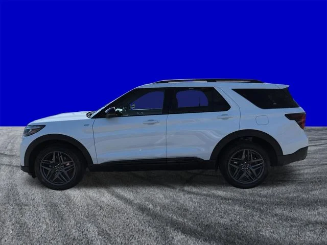 New 2026 Star White Metallic Tri-Coat Ford ST-Line image 7
