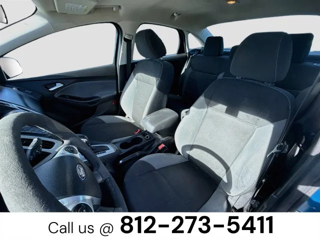 Used 2013 Blue Ford SE image 18