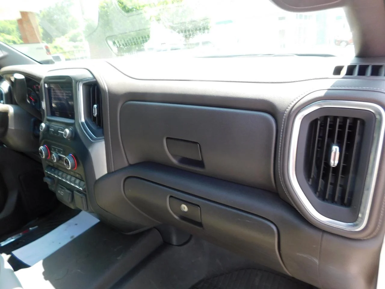 Used 2020 Silver Chevrolet 4WD CREW CAB 147 in LT image 25