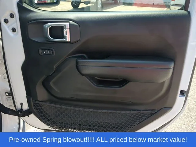 Used 2018 White Jeep Unlimited Sport S image 40