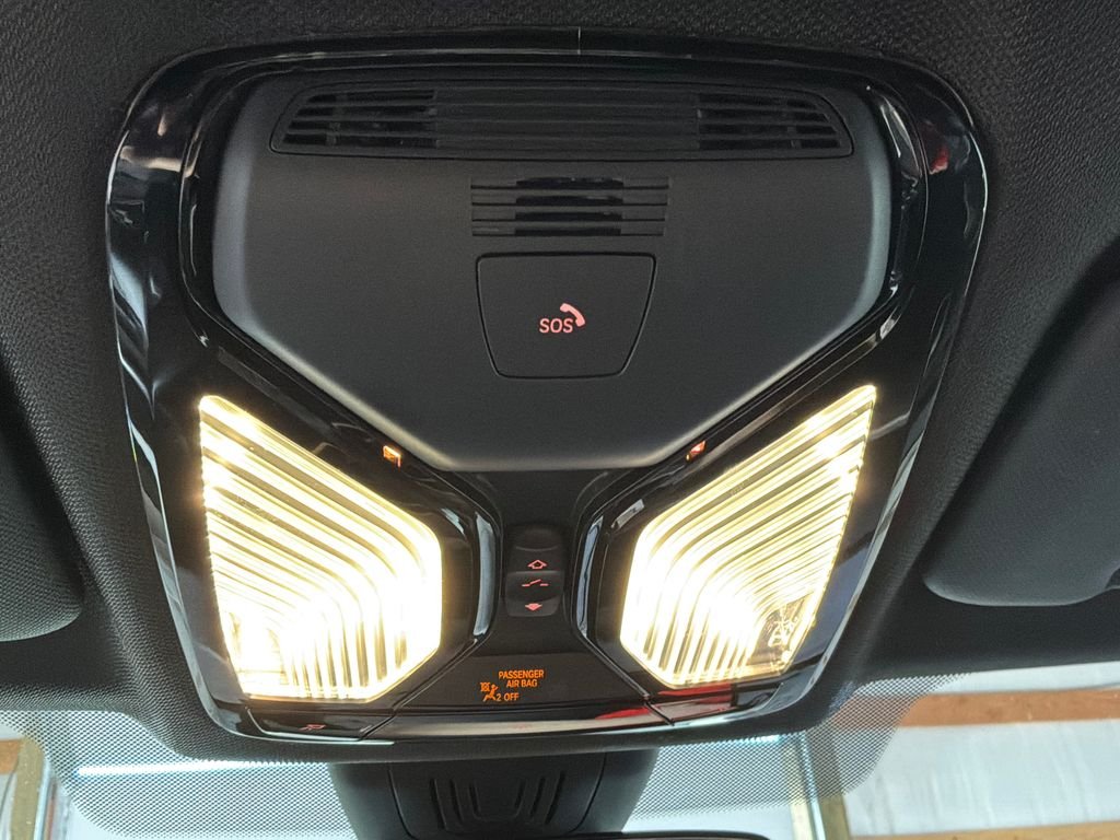 Used 2022 Black BMW xDrive40i image 27