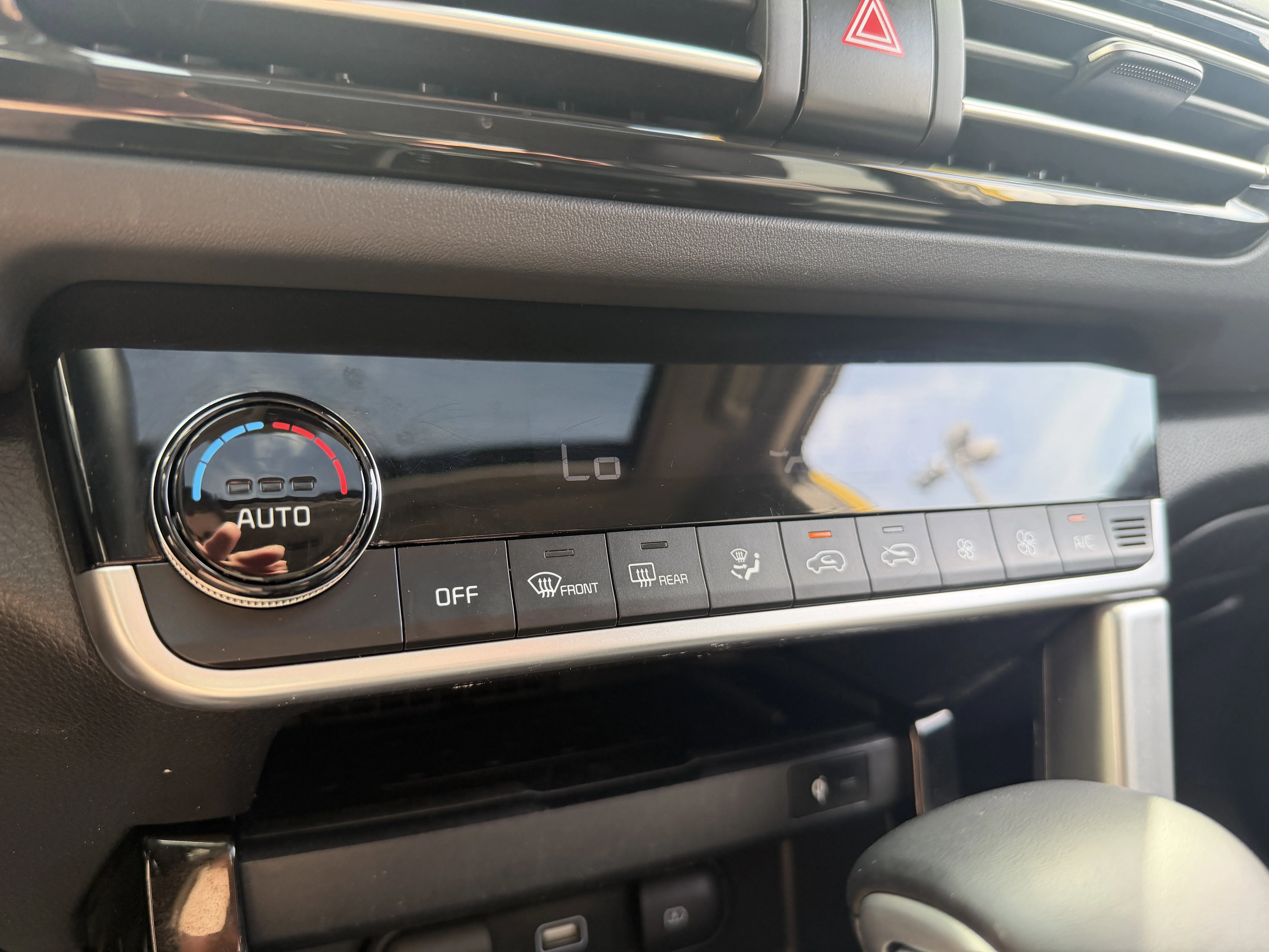 Used 2021 Starbright Yellow Kia SX image 39