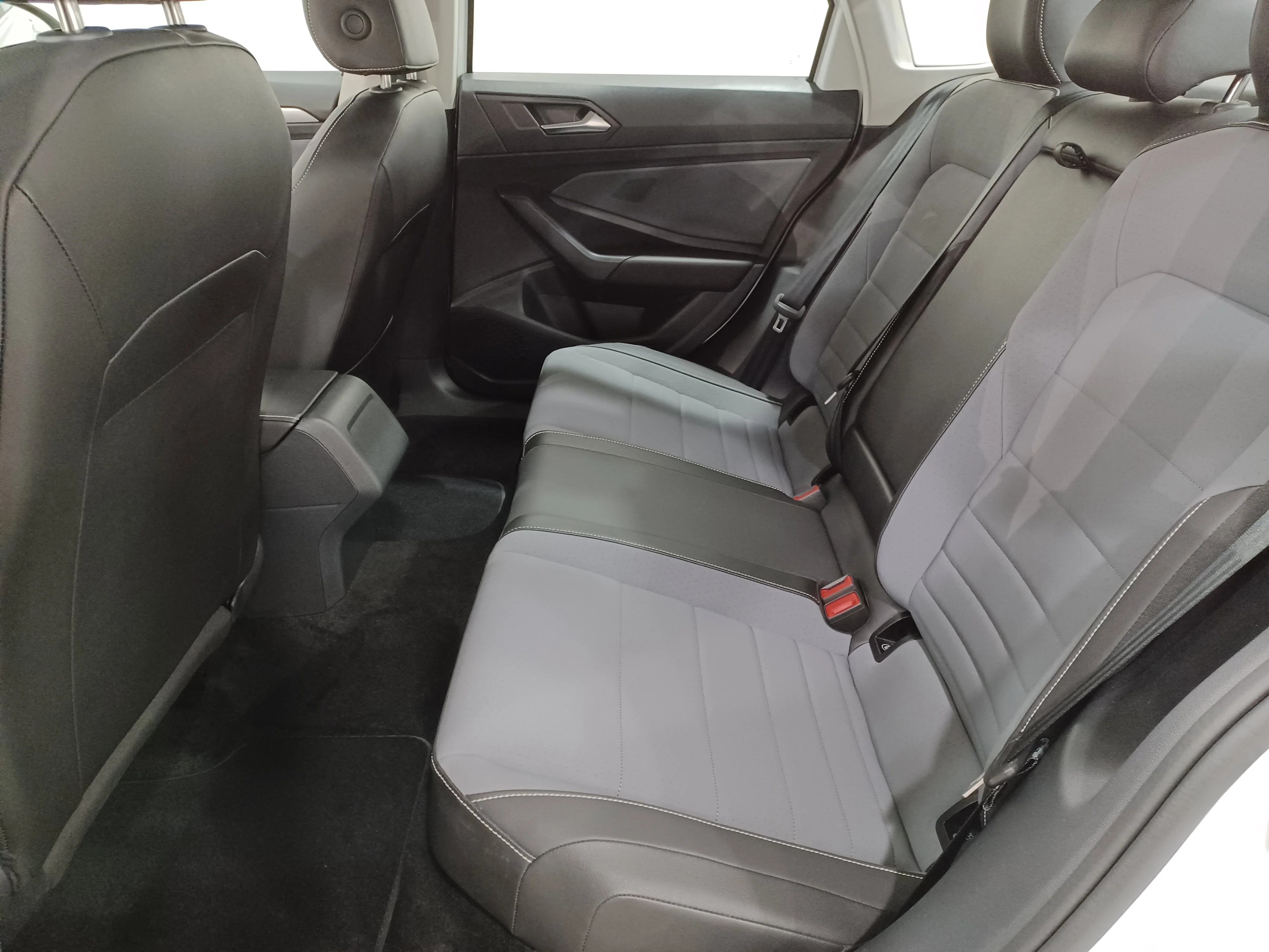 Certified Used 2025 Oryx White Pearl Volkswagen Comfortline*Adapt Cruise | Remote Start | Htd Seats & Wheel | Blind Spot Detect | Lane Keep Assist image 10