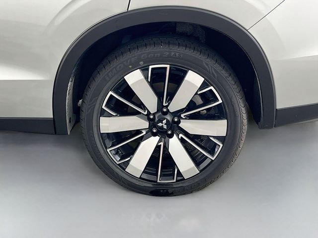 2025 Mitsubishi Outlander SE - Photo 36