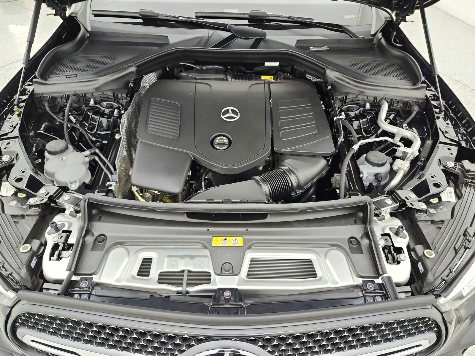 New 2026 Black Mercedes-Benz GLC 300 SUV image 12
