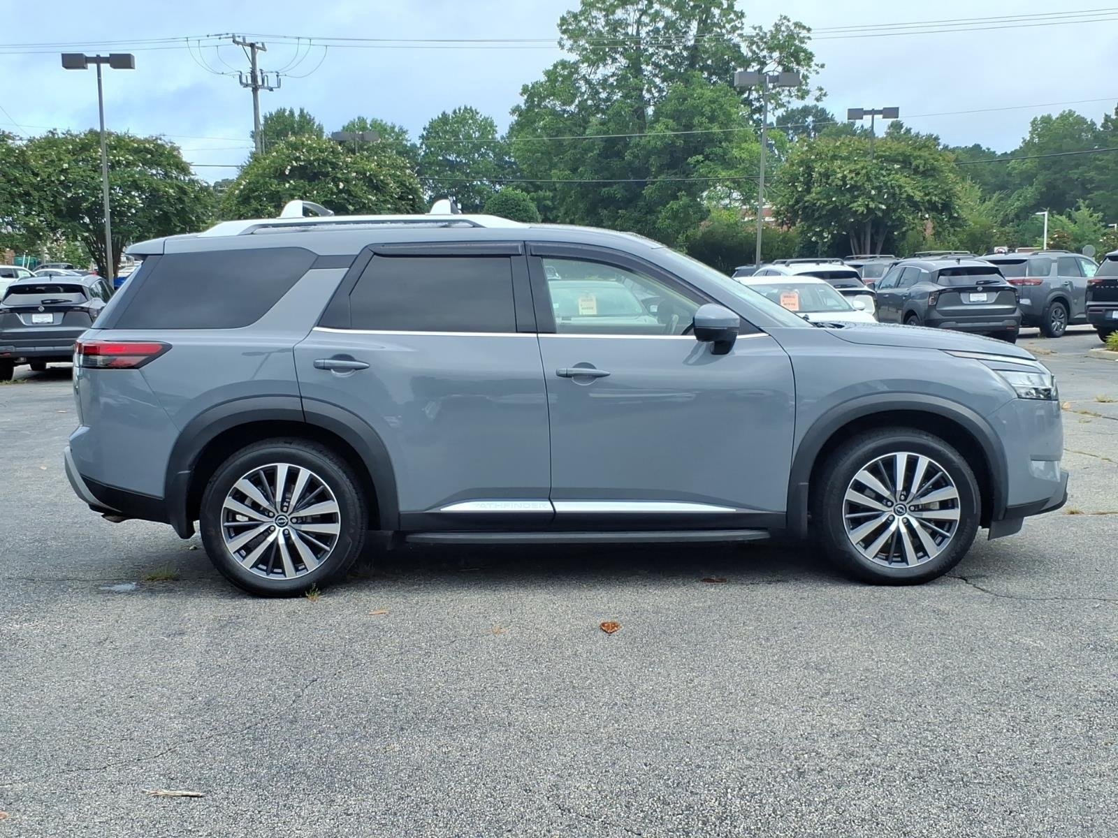 Used 2022 Boulder Gray Pearl Nissan Platinum image 6