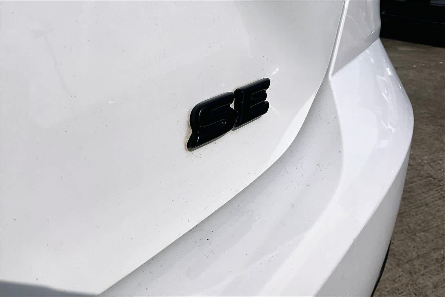 Used 2026 Ice Cap Toyota LE image 10