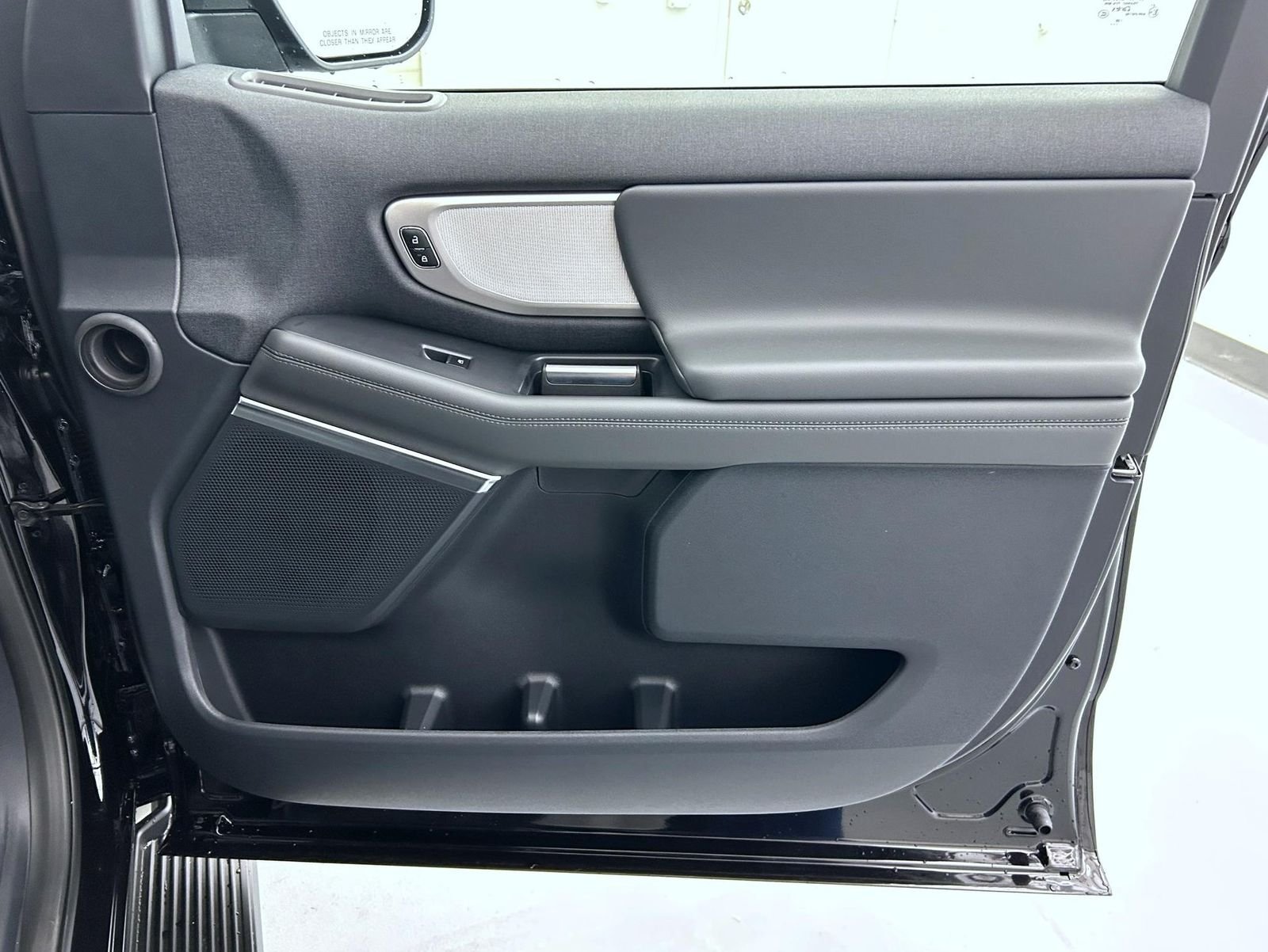 New 2027 Agate Black Metallic Ford Active image 16