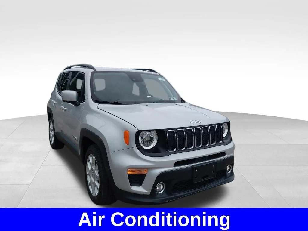Used 2021 Silver Jeep Latitude image 4