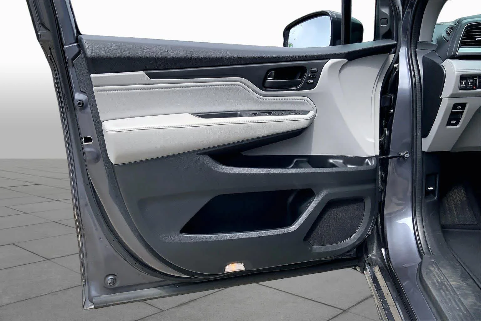 Certified Used 2018 Modern Steel Metallic Honda Touring image 22