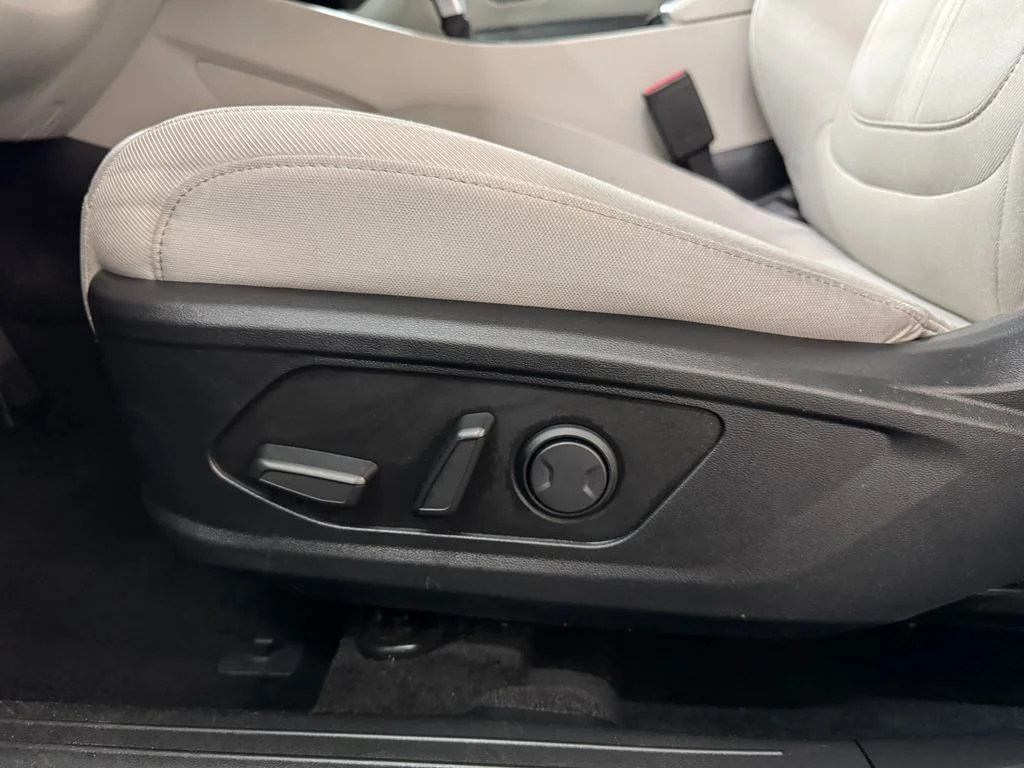 Used 2025 Blue Hyundai SEL image 15