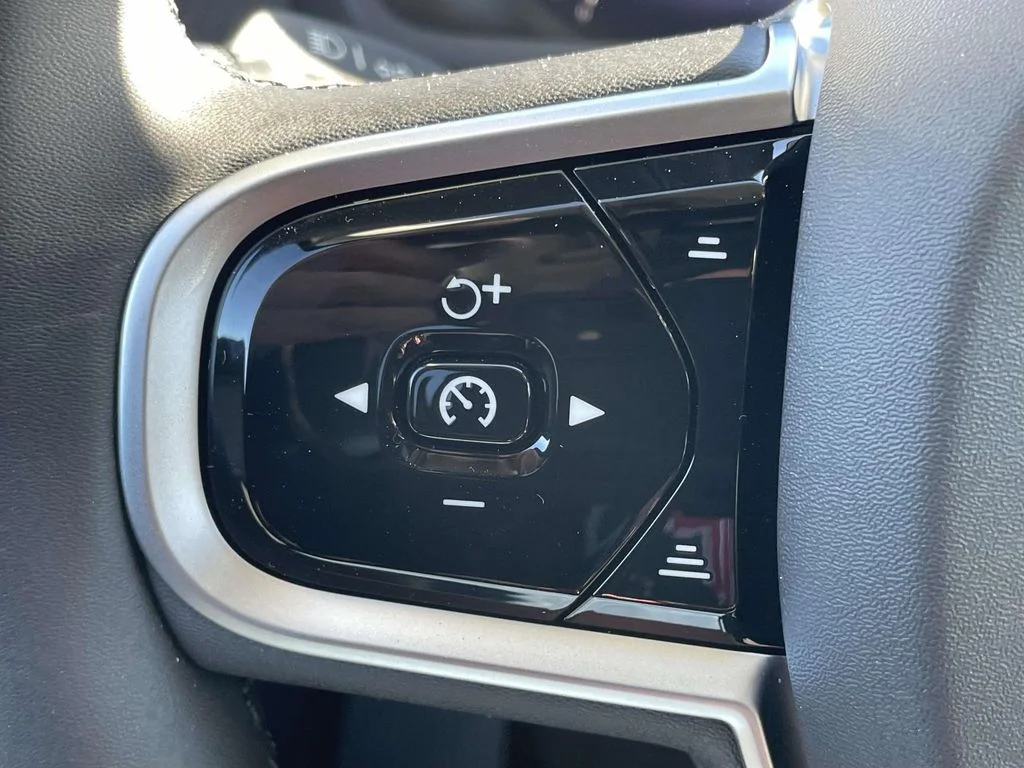 New 2026 Onyx Black Volvo Ultra image 12