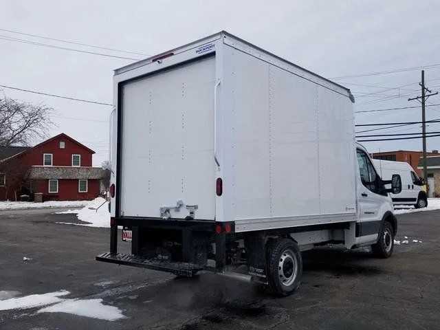 New 2026 Oxford White Ford Cutaway image 31