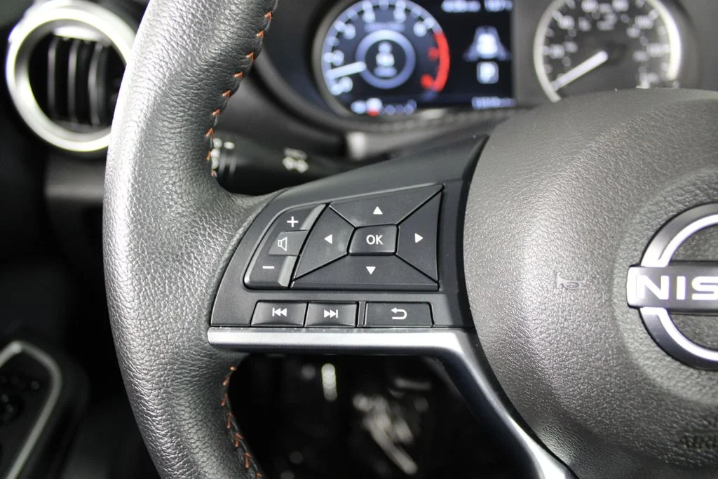 2025 Nissan Versa Sedan SR - Photo 23