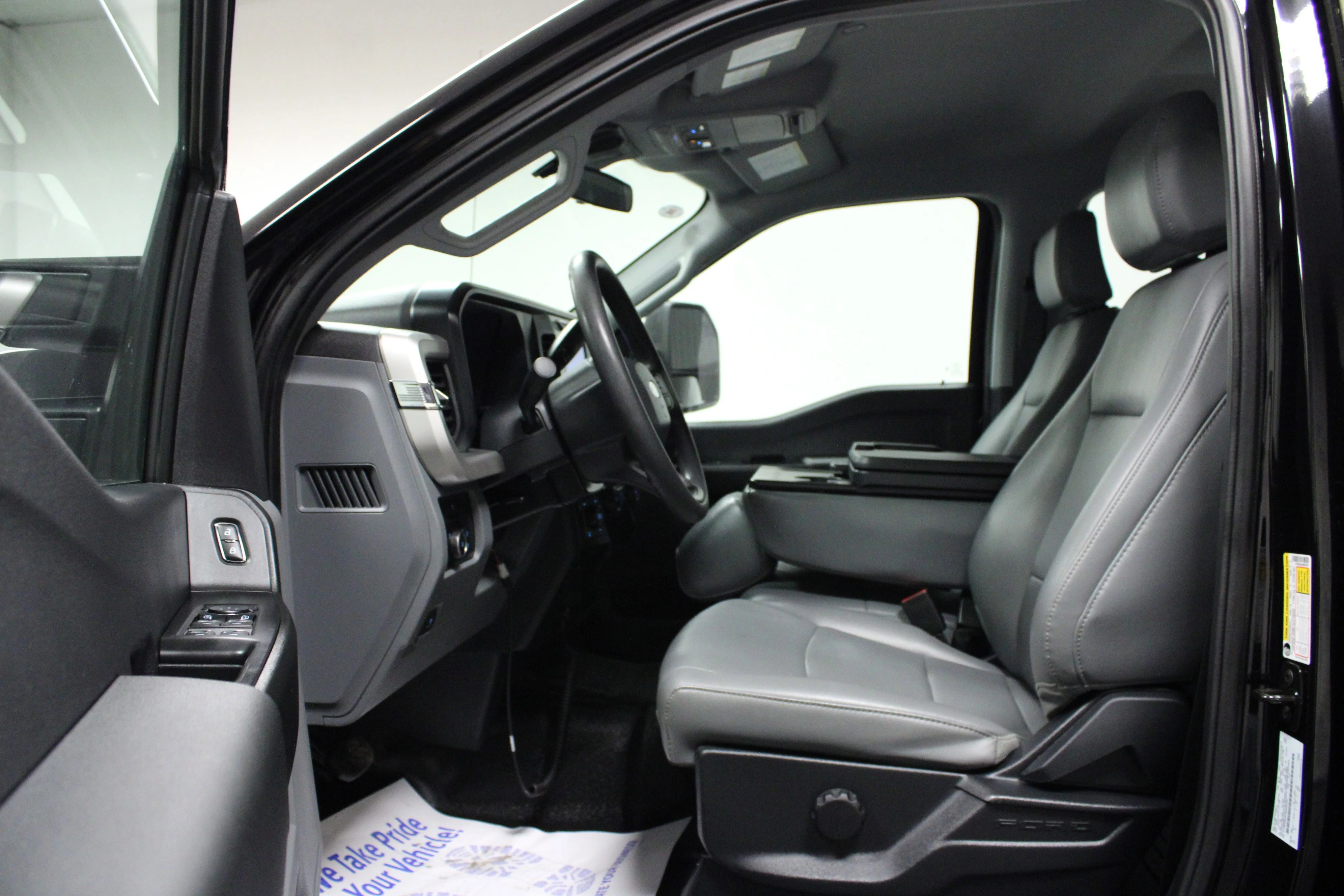Used 2024 Black Metallic Ford XL image 9