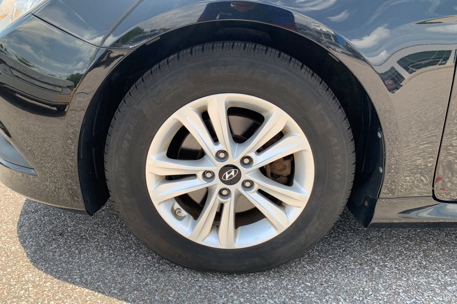 Used 2014 Black Hyundai GLS image 30