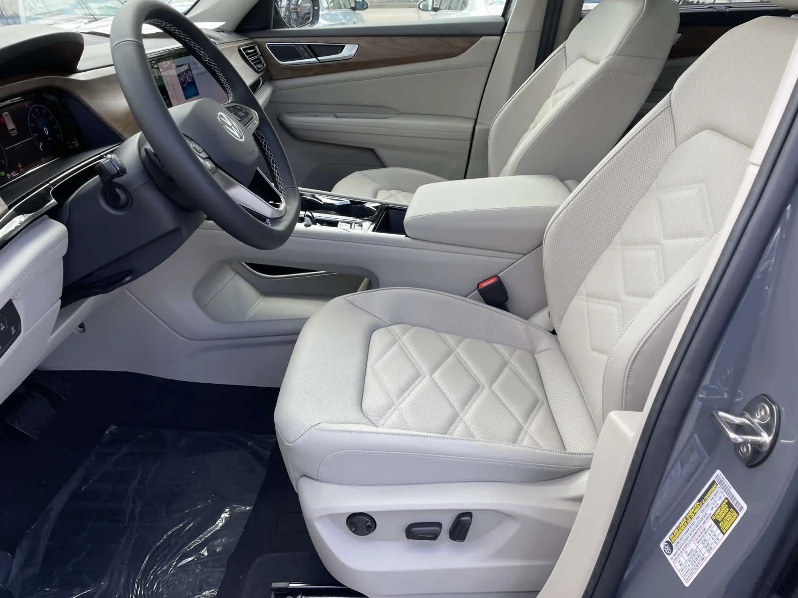 New 2026 Pure Gray Volkswagen 2.0T SE w/Technology image 13