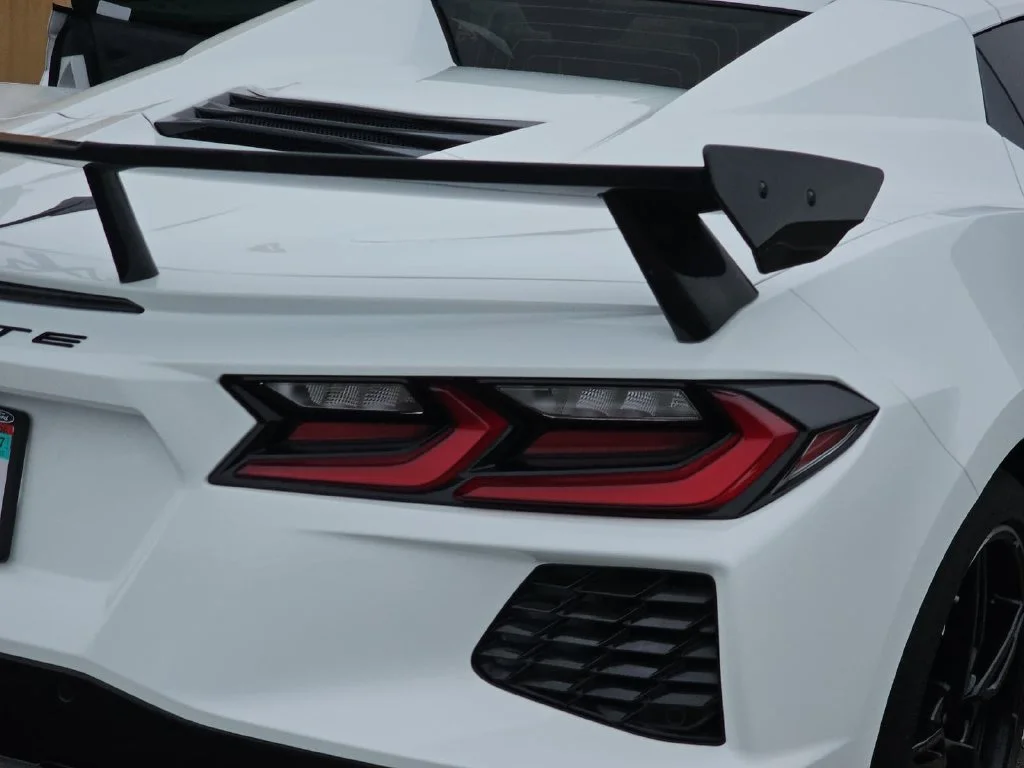 Used 2022 White Chevrolet Stingray image 41