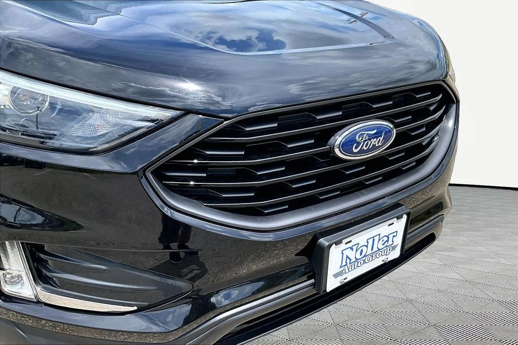 Certified Used 2023 Black Metallic Ford SEL image 28