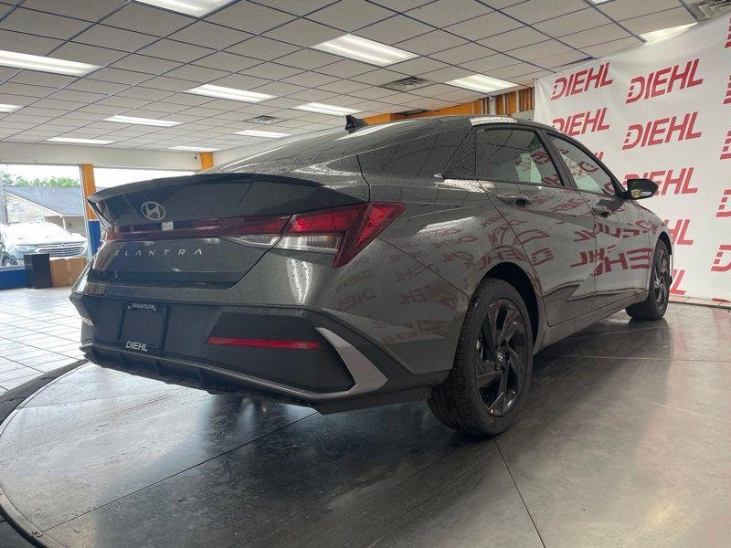 New 2026 Gray Hyundai SEL Sport image 5