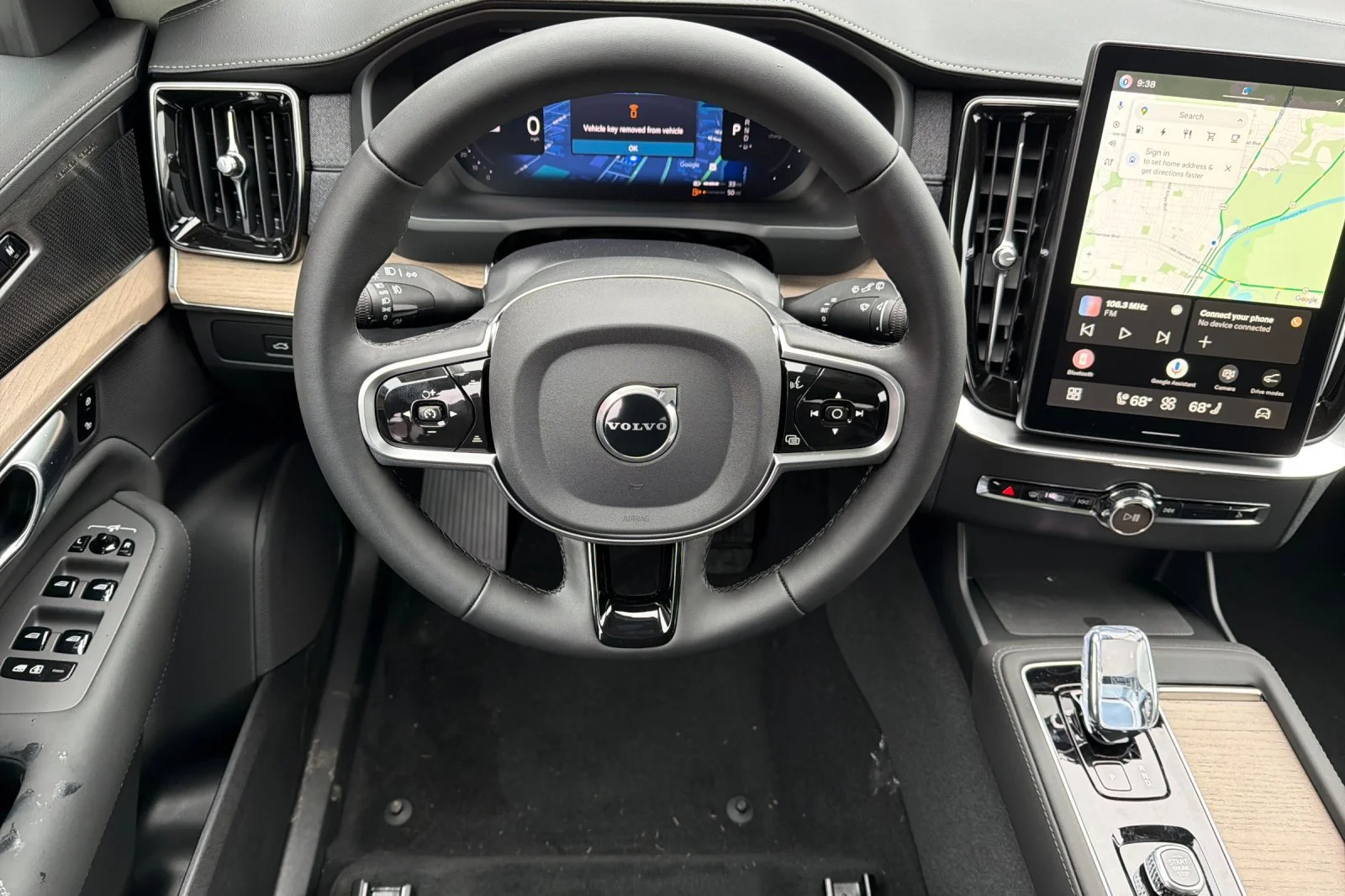 New 2026 AURORA SILVER Volvo Plus image 10