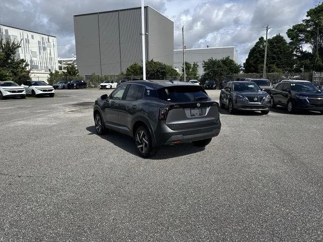 Used 2025 Gray Nissan SV image 7
