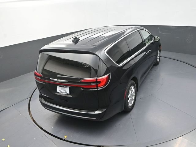 Used 2023 Black Chrysler Touring L image 17