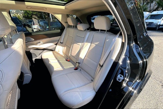 Certified Used 2024 Black Mercedes-Benz GLE 350 image 17