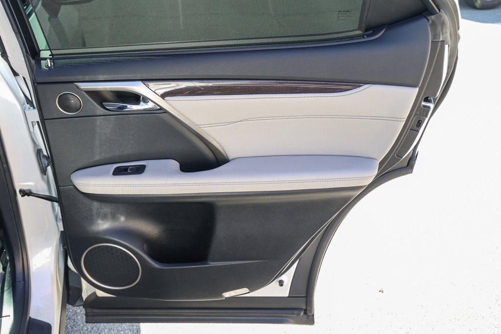 Used 2017 White Lexus 450h image 20