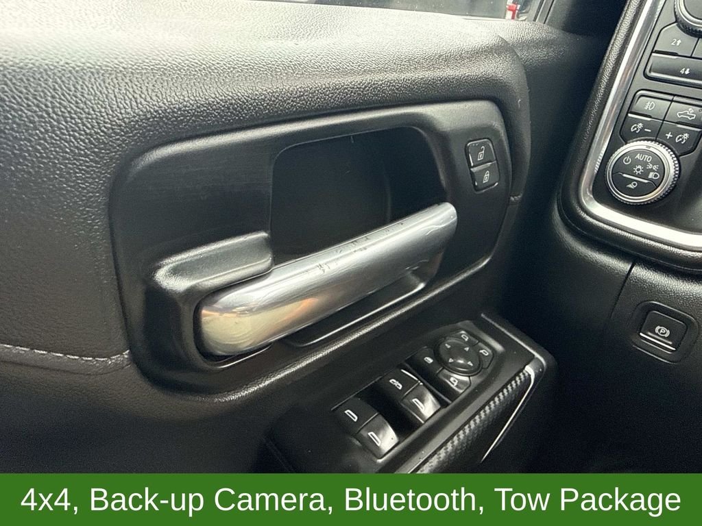 Used 2020 Blue GMC SLE image 30
