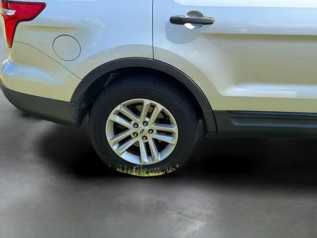 Used 2015 Silver Ford Base image 14
