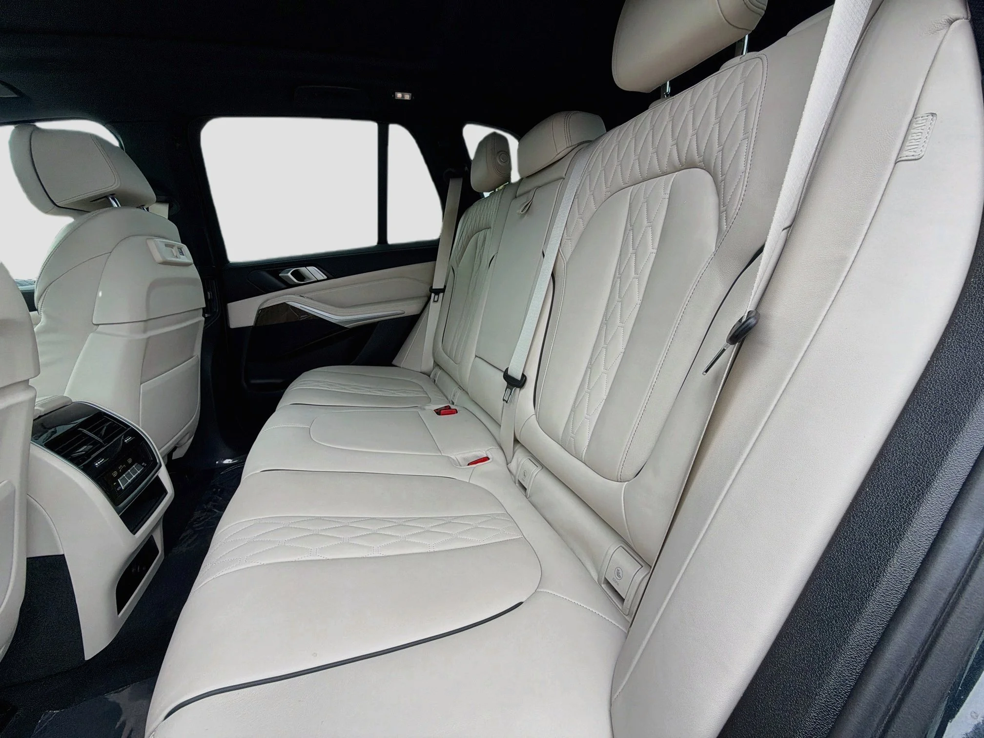 Used 2022 Arctic Grey Metallic BMW sDrive40i image 21
