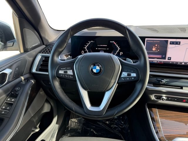 Used 2026 White BMW sDrive40i image 13
