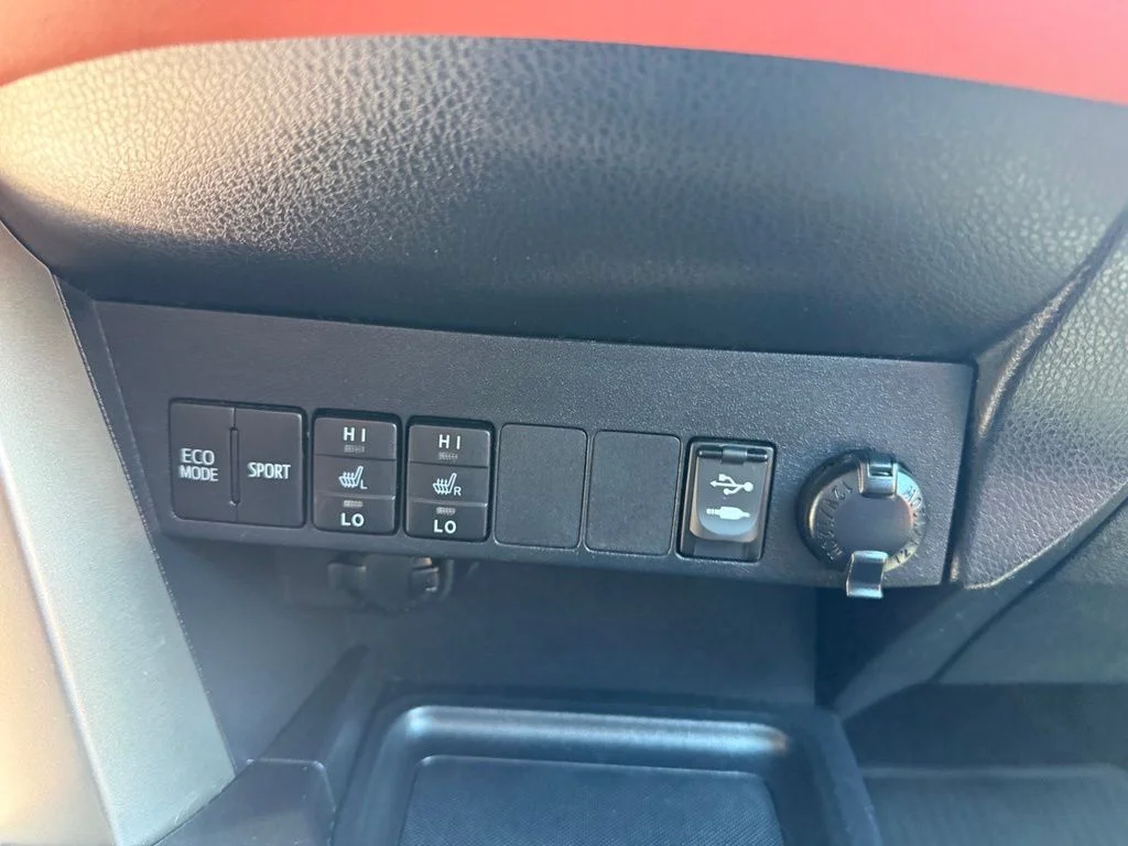 Used 2013 Blizzard Pearl Toyota Limited image 15