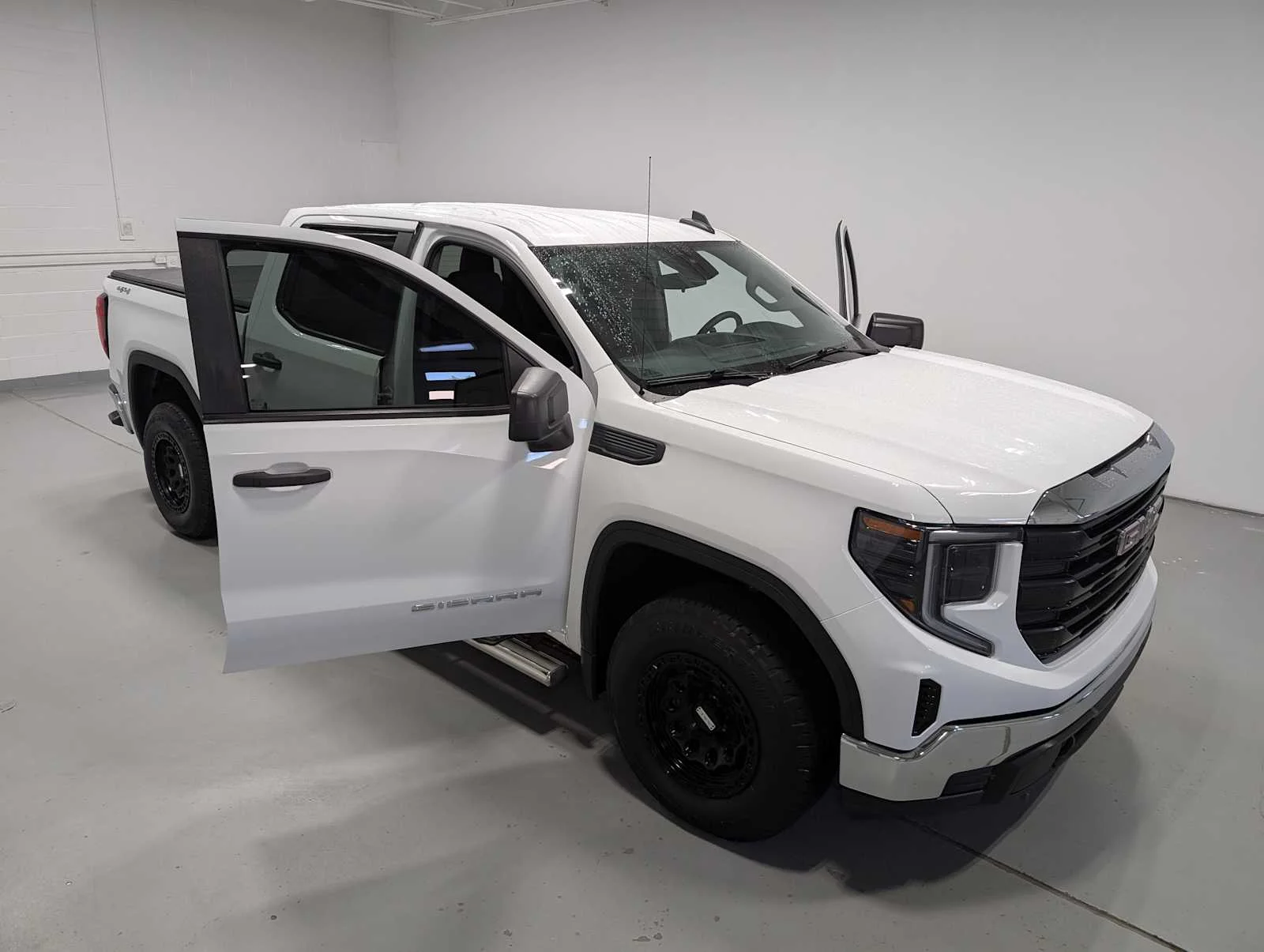 Used 2022 Summit White GMC Pro image 17