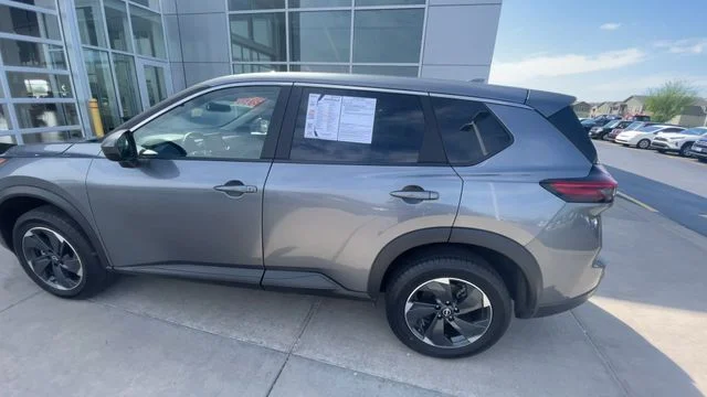 2025 Nissan Rogue SV - Photo 7