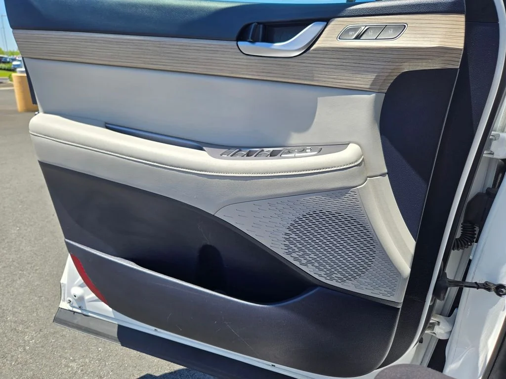 Used 2021 White Hyundai SEL image 19