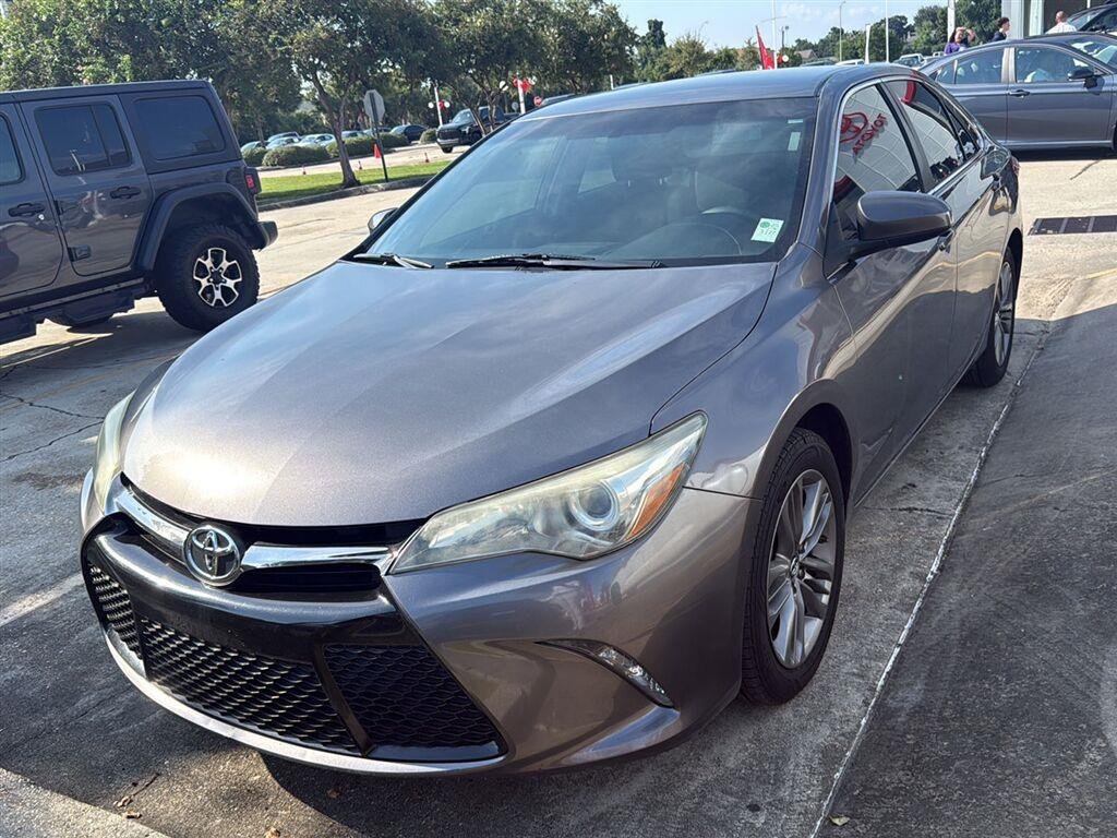 Used 2017 Predawn Gray Mica Toyota SE image 2