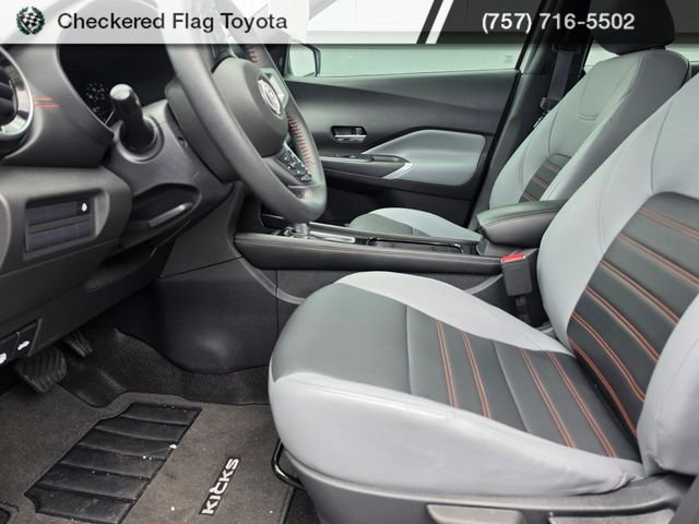 Used 2024 Aspen White Tricoat/Super Black Nissan SR image 19