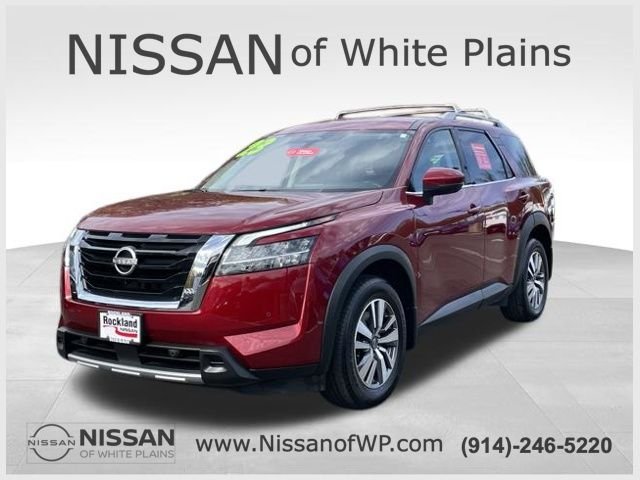 2023 Nissan Pathfinder SL 4WD's photo