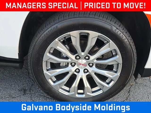 Used 2023 White GMC Denali image 34