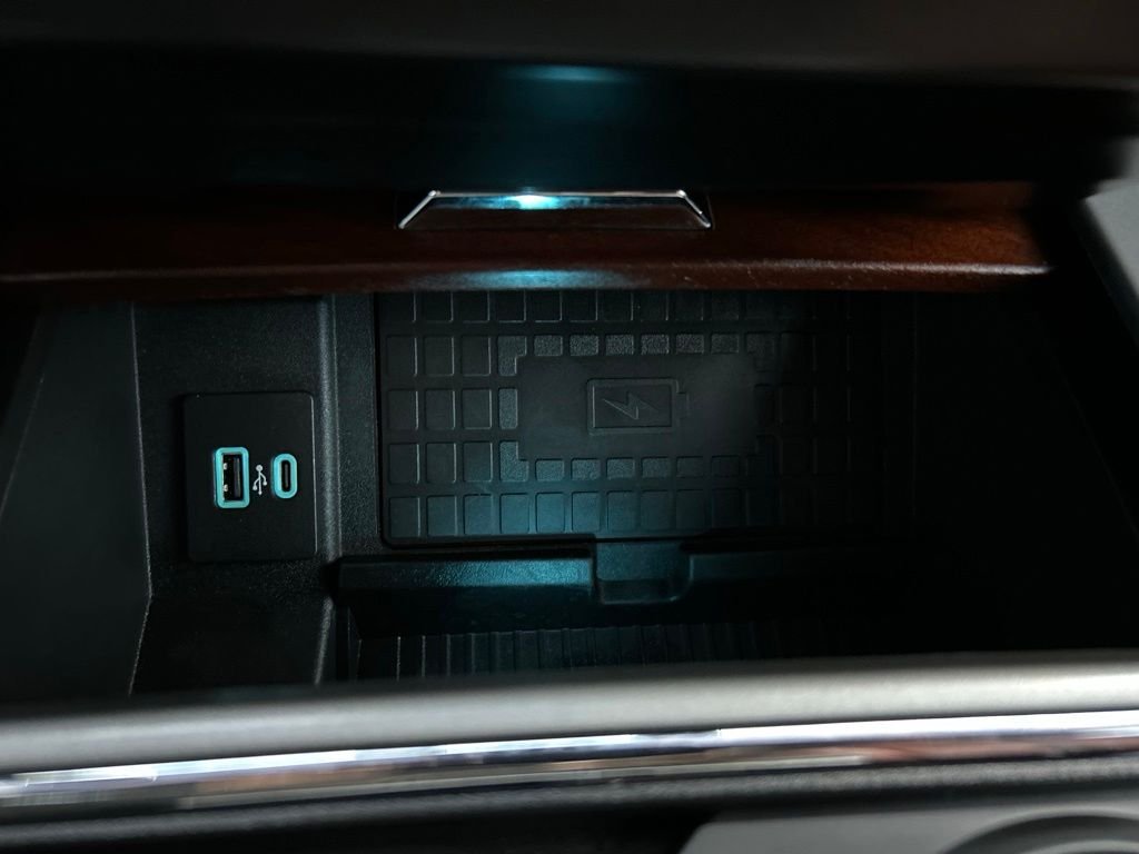 Used 2022 Black Metallic Ford King Ranch image 30